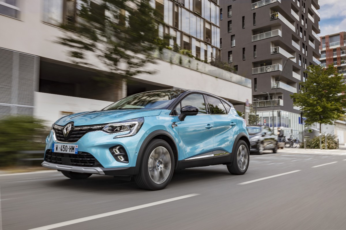 2020   New Renault CAPTUR E TECH Plug In Tests Drive 2 Copy 1200x800