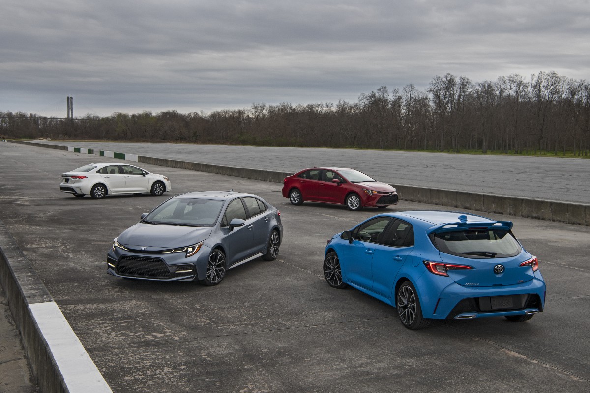 2020 Corolla GroupShot 04 ECE5F1200x800