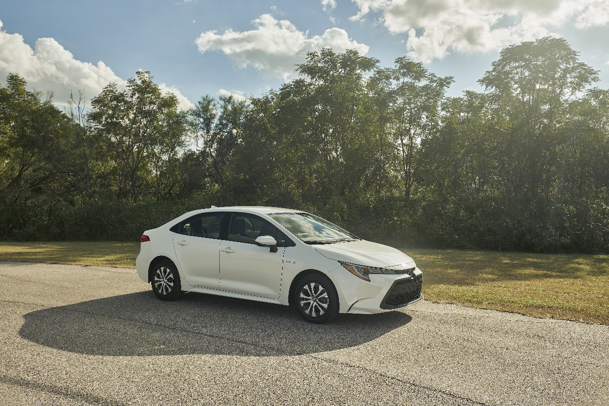 Corolla Hybrid 017 1200x800