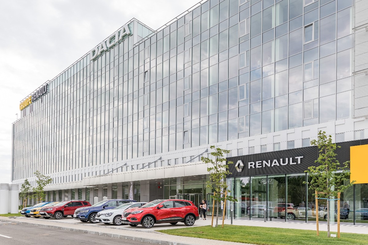 Inauguration Of The New Renault Bucharest Connected Centre4 1200x800