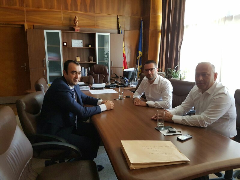 Adrian Todoran Si Remus Timis La Prefectul Vasile Moldovan 800x600