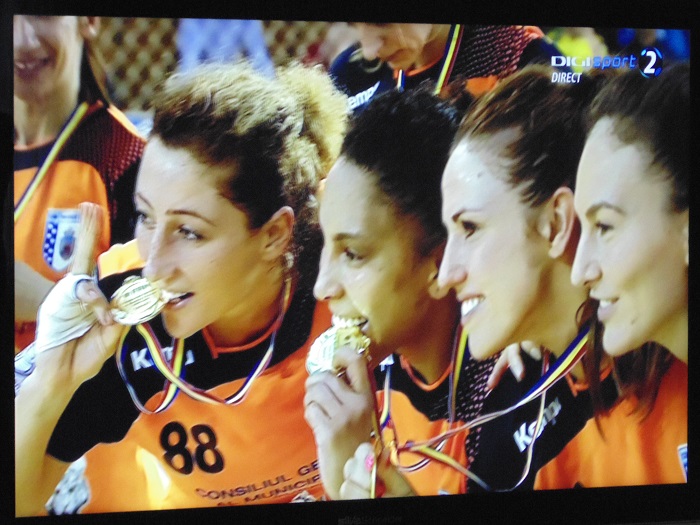 MEDALII CAMPIONI