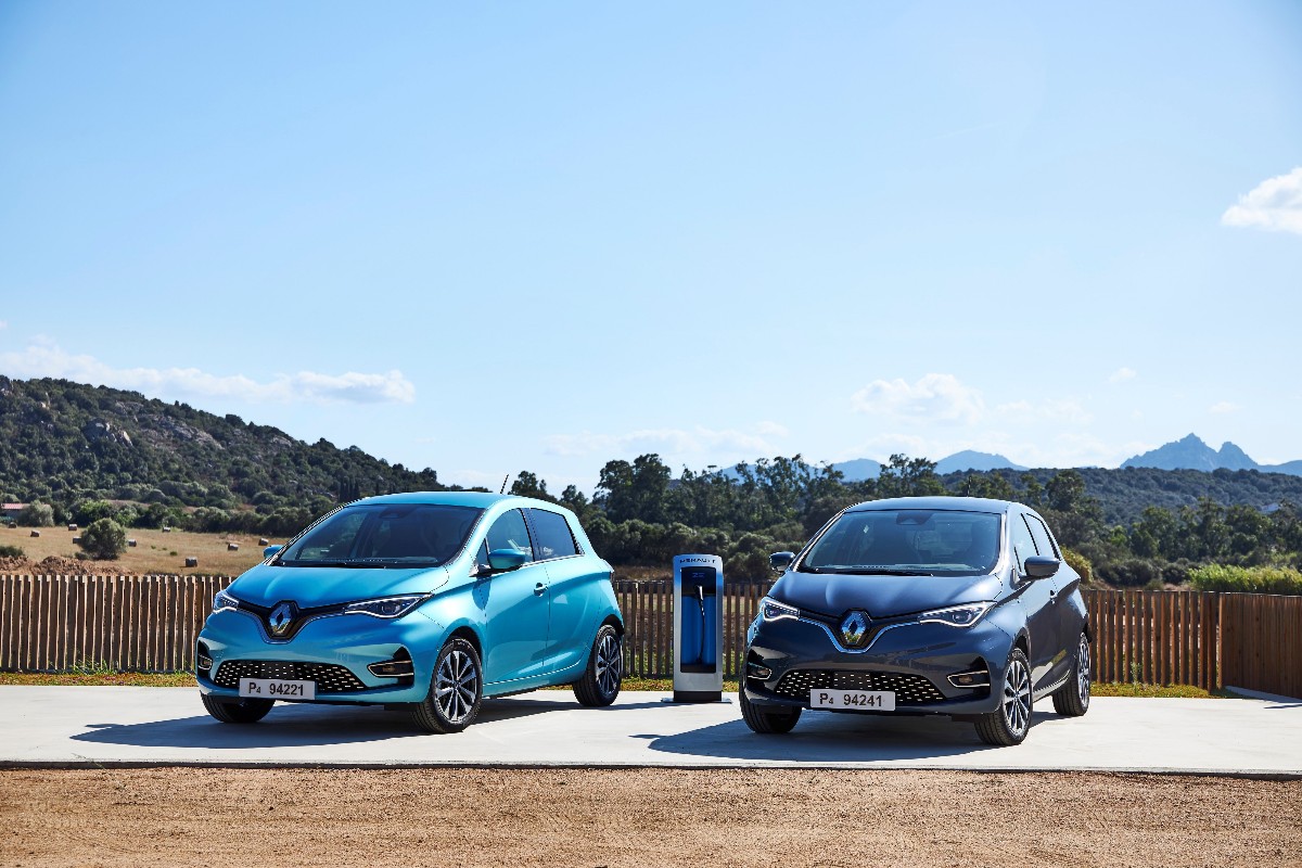 New Renault ZOE Tests Drive In Sardinia 6