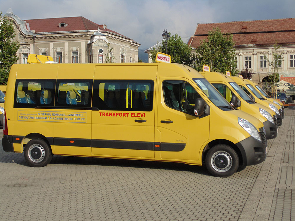 microbuze scolare predate1
