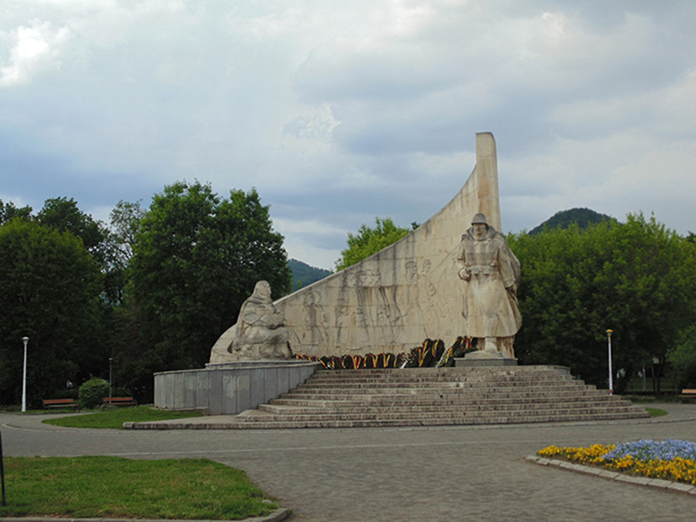 monumentul ostasului roman copy